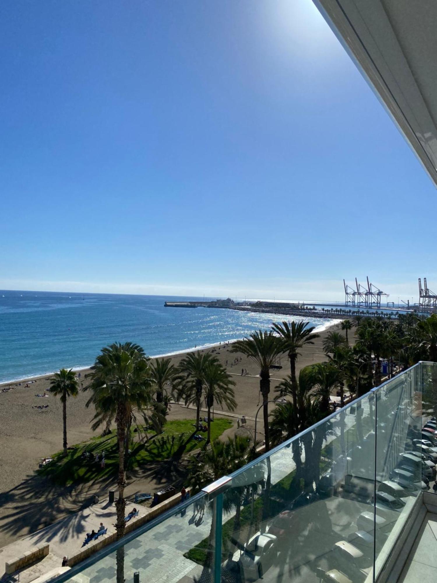 Playa Malagueta Vistas Frontal Al Mar Con Dos Dormitorios 马拉加 外观 照片